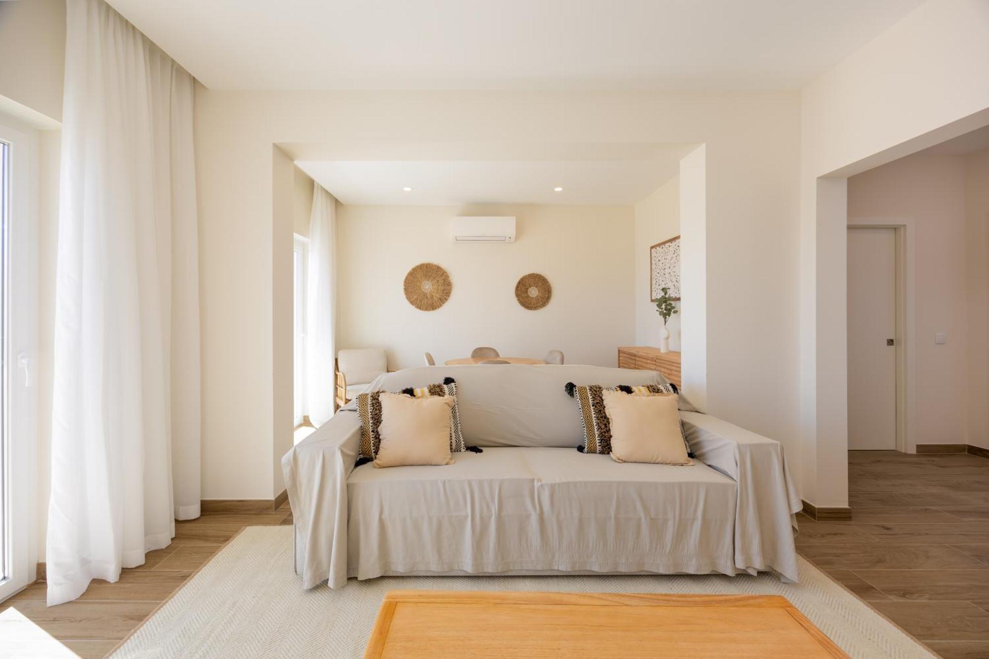 Pontalaia Ocean View Apartment